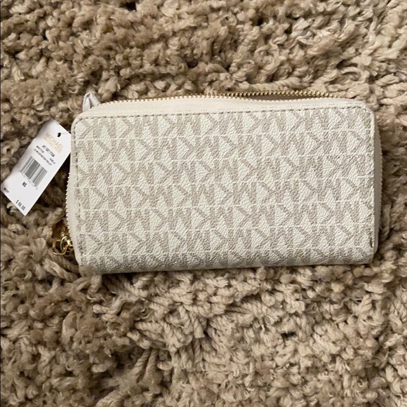 Michael Kors wallet - Picture 2 of 5